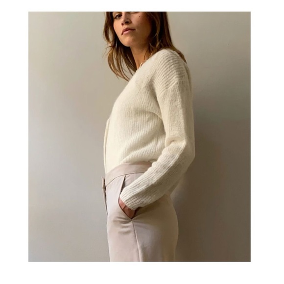 Aritzia Front to Back Cardigan in Butter Yellow - Picture 2 of 8